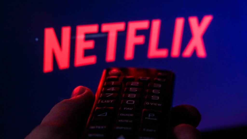 Platforma streamingowa Netflix oferuje polskim widzom tysiące filmów i seriali w miesięcznym abonamencie
